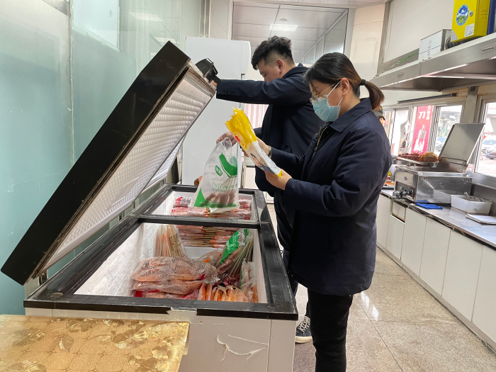 青县服务区食品安全检查 (2)